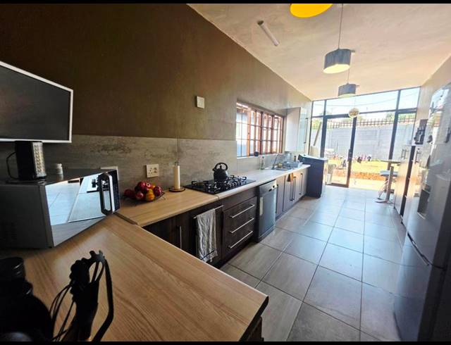 3 BEDROOM PROPERTY TO RENT IN GERDVIEW